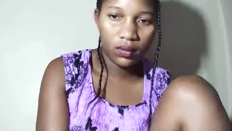 lovelylarra online show from 2, 5, 2026