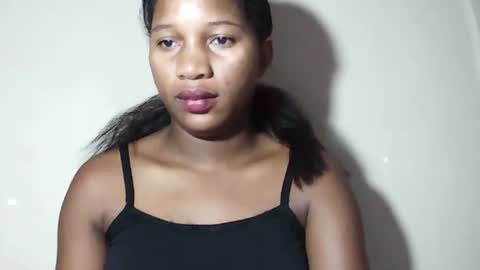 lovelylarra online show from 5, 5, 2026