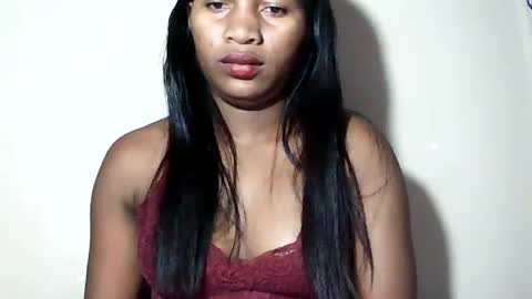 lovelylarra online show from 25, 6, 2026