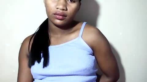 lovelylarra online show from 1, 7, 2026