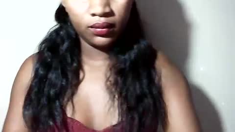 lovelylarra online show from 11, 7, 2026