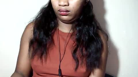 lovelylarra online show from 12, 7, 2026