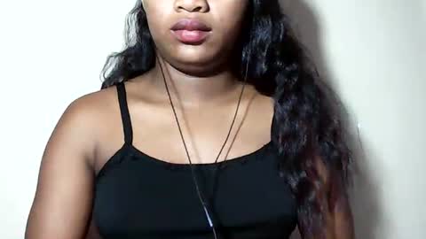 lovelylarra online show from 14, 7, 2026
