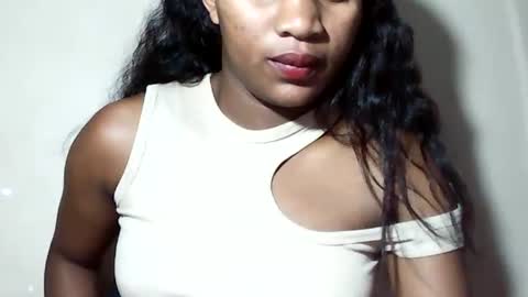 lovelylarra online show from 17, 7, 2026