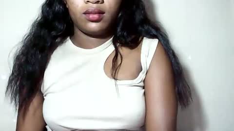 lovelylarra online show from 18, 7, 2026