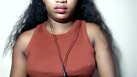 lovelylarra online show from 25, 7, 2026