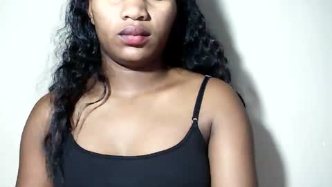 lovelylarra online show from 30, 7, 2026