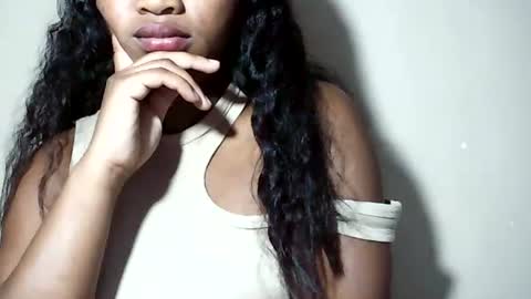 lovelylarra online show from 31, 7, 2026