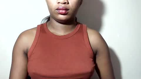 lovelylarra online show from 6, 8, 2026