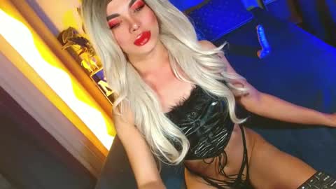 lovelymiss_shyna11 online show from 28, 6, 2026