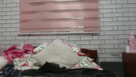 Angelquey online show from 6, 3, 2025