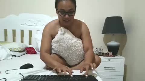 Angelquey online show from 10, 5, 2026