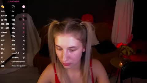 Snapshot of lovelyspacee chatting on 31, 10, 2025 Anna online show from 31, 10, 2025