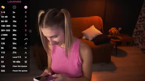 Snapshot of lovelyspacee chatting on 25, 11, 2025 Anna online show from 25, 11, 2025