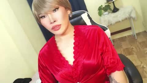 STWEET LINA online show from 6, 11, 2025