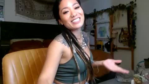 lovelyxmacii online show from 16, 9, 2025
