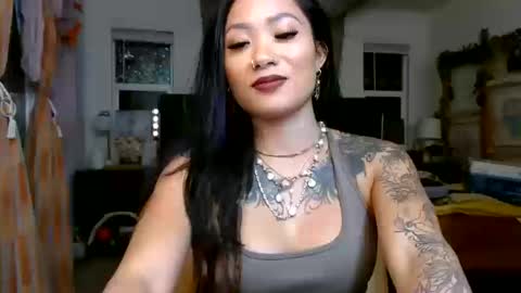 lovelyxmacii online show from 14, 10, 2025