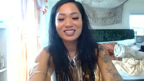 lovelyxmacii online show from 11, 11, 2025