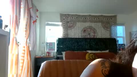 lovelyxmacii online show from 4, 12, 2025
