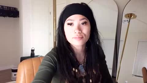 lovelyxmacii online show from 16, 2, 2026