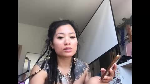 lovelyxmacii online show from 5, 4, 2026