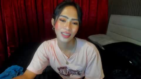 Snapshot of lovemarie19x chatting on 13, 2, 2025 pauleen online show from 13, 2, 2025