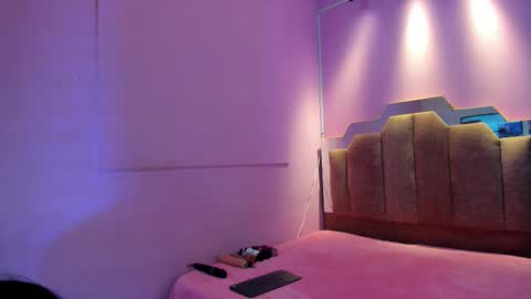 L O V E  online show from 7, 2, 2026