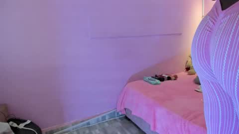 L O V E  online show from 14, 2, 2026