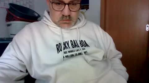 Snapshot of lover010983 chatting on 7, 1, 2026 lover010983 online show from 7, 1, 2026