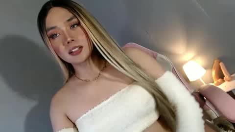 Snapshot of lovers_moon22 chatting on 7, 1, 2025 lovers moon22 online show from 7, 1, 2025