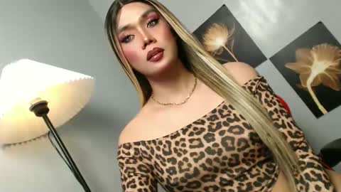 Snapshot of lovers_moon22 chatting on 1, 12, 2025 lovers moon22 online show from 1, 12, 2025