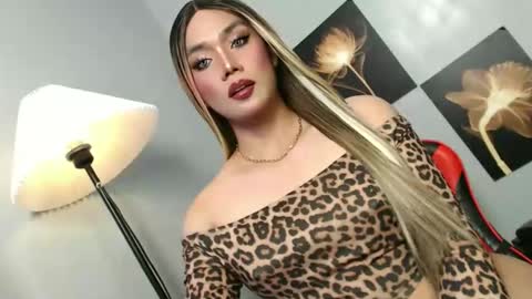 Snapshot of lovers_moon22 chatting on 15, 1, 2026 lovers moon22 online show from 15, 1, 2026