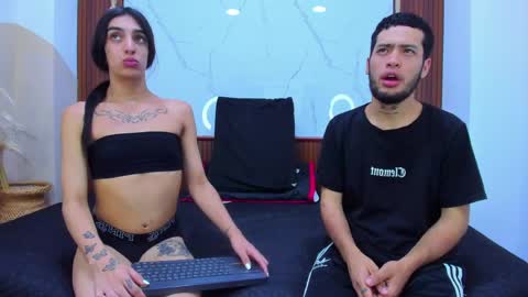 sofia and bryan online show from 30, 4, 2026