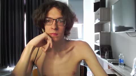 LovesomeCookie online show from 9, 2, 2026