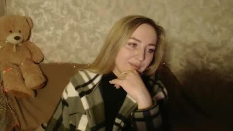 Snapshot of lovesrebecca chatting on 18, 12, 2024 LovesRebecca online show from 18, 12, 2024