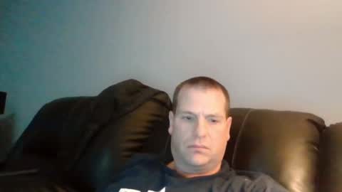 lovetocum37 online show from 1, 2, 2025