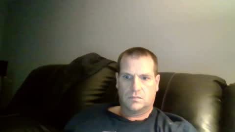 lovetocum37 online show from 3, 2, 2025