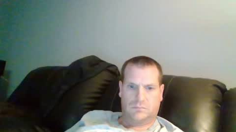 lovetocum37 online show from 3, 2, 2025