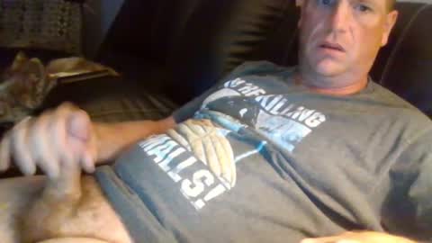 lovetocum37 online show from 6, 10, 2025