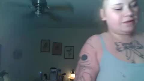 Snapshot of lovetubes101 chatting on 11, 10, 2025 lovetubes101 online show from 11, 10, 2025