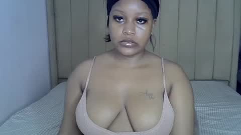Snapshot of loveydivah chatting on 14, 6, 2026 loveydivah online show from 14, 6, 2026