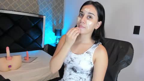 Snapshot of loving_darcy_ chatting on 1, 3, 2025 Darcy online show from 1, 3, 2025