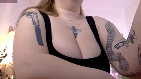 Snapshot of lovingedem chatting on 23, 3, 2026 Call me Aphrodite online show from 23, 3, 2026