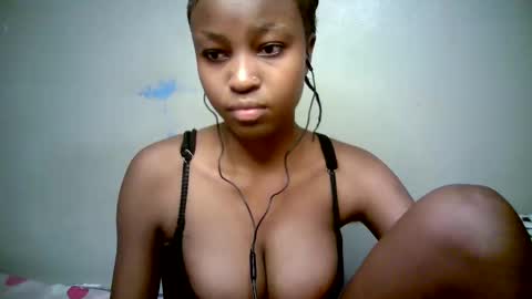 lovly_lastborn online show from 16, 3, 2026