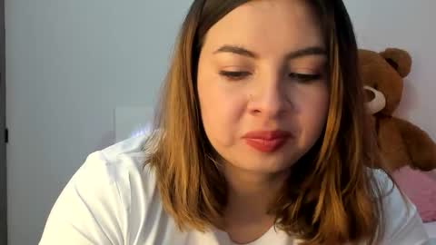 Snapshot of luara__01__lecat_1 chatting on 21, 10, 2025 luara__01__lecat_1 online show from 21, 10, 2025
