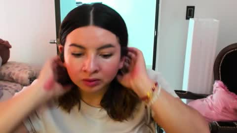 luara__01__lecat_1 online show from 28, 11, 2025