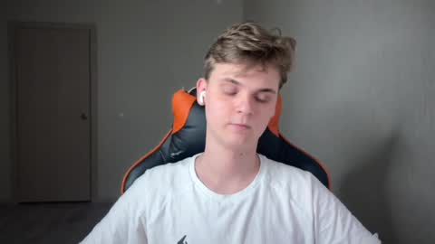 Snapshot of lucas_dany chatting on 7, 1, 2025 Lucas Gill online show from 7, 1, 2025