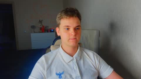 Snapshot of lucas_dany chatting on 15, 12, 2025 Lucas Gill online show from 15, 12, 2025