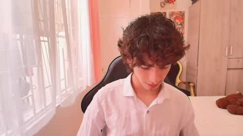 Snapshot of lucas_xo chatting on 15, 10, 2025 lucas_xo online show from 15, 10, 2025