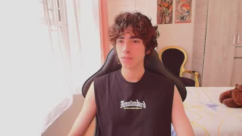 Snapshot of lucas_xo chatting on 20, 10, 2025 lucas_xo online show from 20, 10, 2025